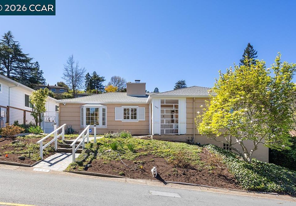 1st image of 1040 Park Hills Rd
