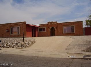 8700 E Kenyon Dr, Tucson, AZ 85710