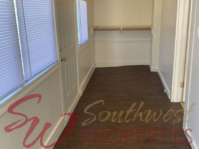 480 N Clinton St — Photo 18