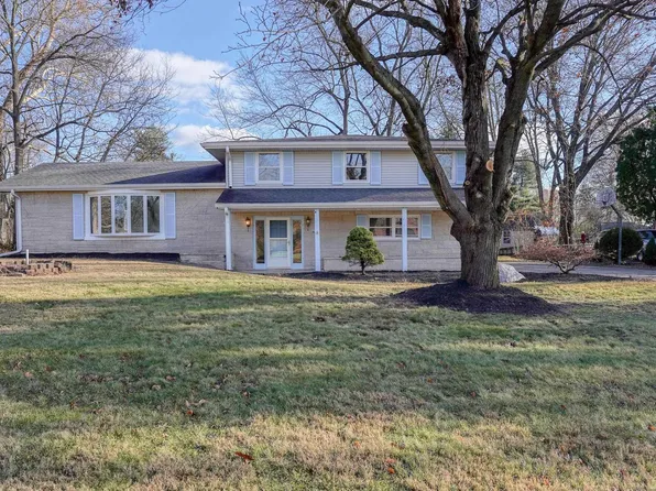 1237 Meadowbrook Dr, Lafayette, IN 47905