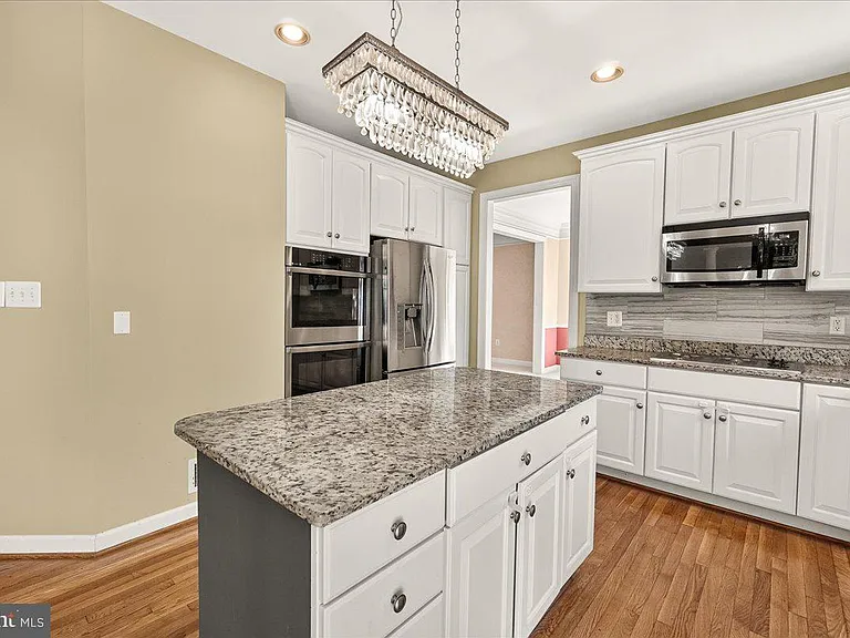 6430 Bellevue Pl — Photo 10