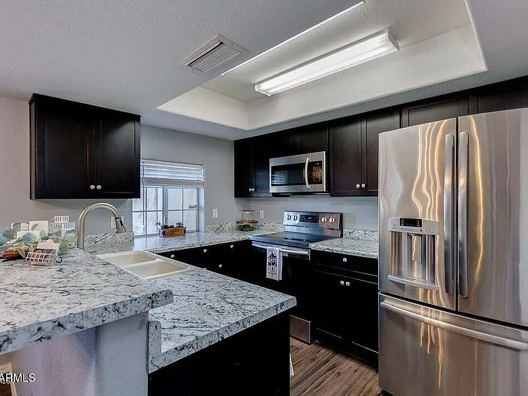 1333 E Morten Ave #140 — Photo 11