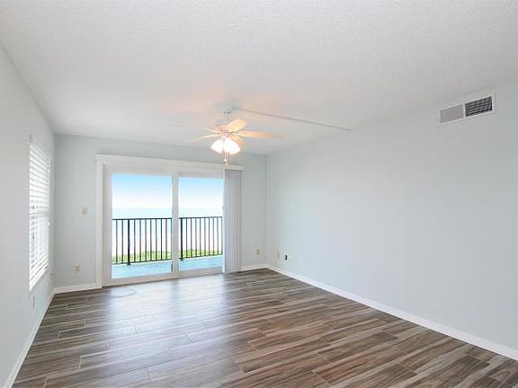 3rd image of 4570 Ocean Beach Blvd APT 26