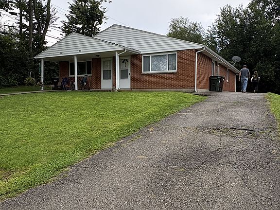 3rd image of 214 Euclid Ave