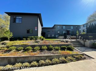 1346 SE Center St APT 4, Portland, OR 97202