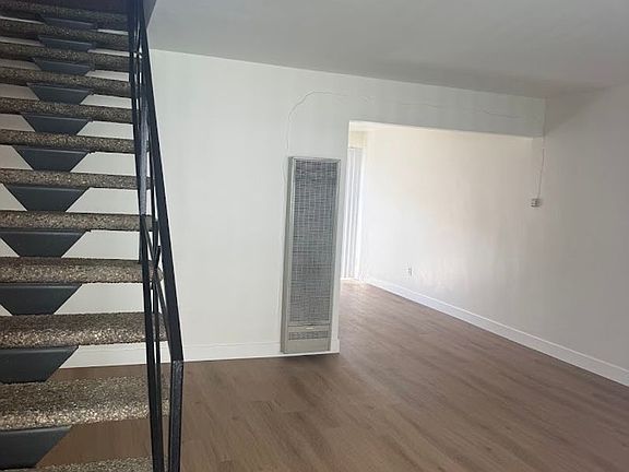3rd image of 2210 W 229th St #B