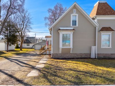 130 E Ogden St, Capron, IL, 61012