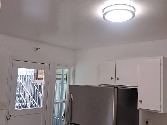 5th image of 311 Price St #2