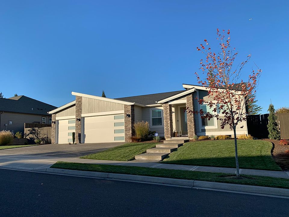 1st image of 1835 NW Rolling Hills Dr