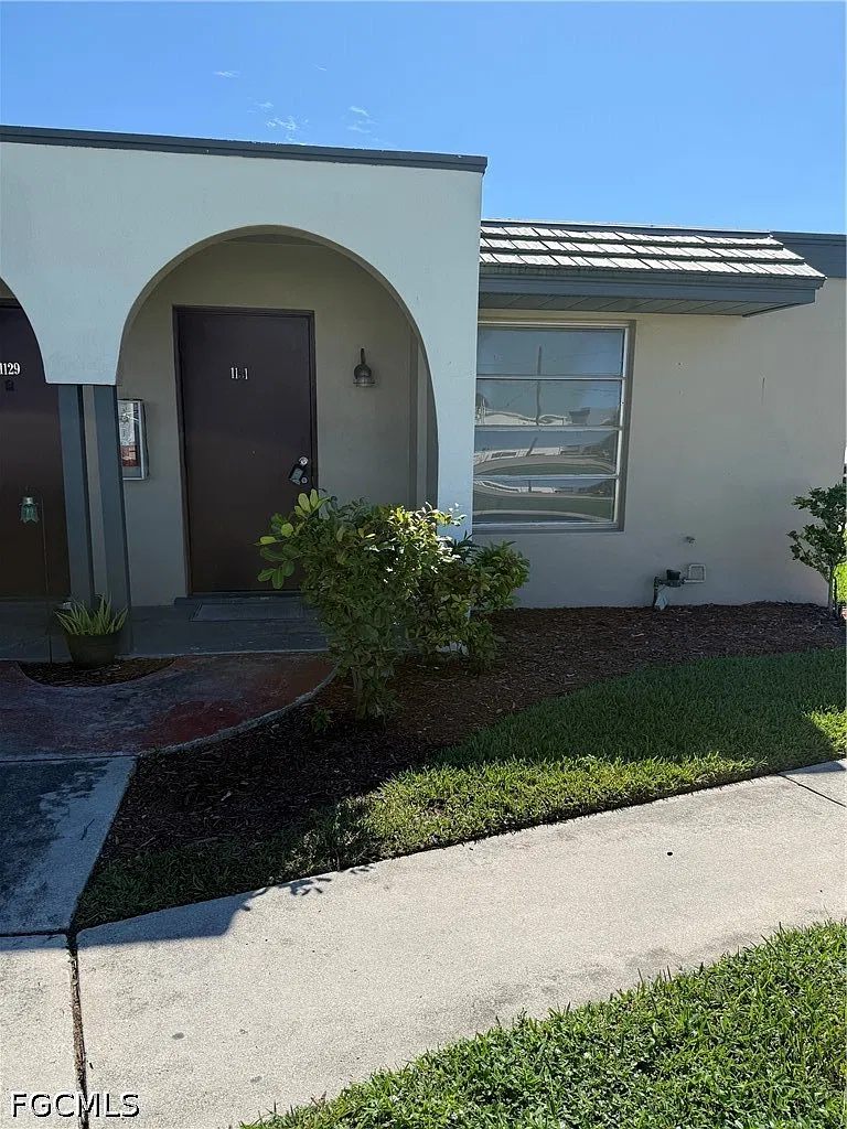 1 bed, 1.0 bath, 670 sqft, $1,000 — Photo 2