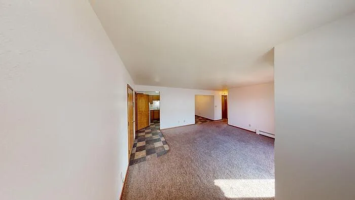 Building Photo - 305 Ryan Dr #8