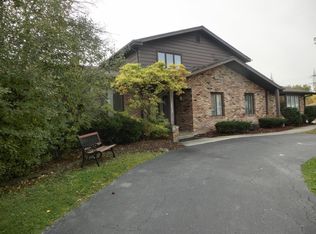 12855 Ponderosa Dr, Palos Heights, IL 60463