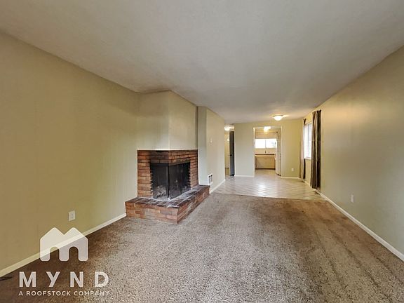 4th image of 707 NE 108th Ave
