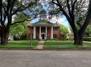 2033 Windsor Pl, Fort Worth, TX 76110