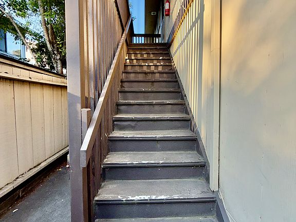 5th image of 1222A Sir Francis Drake Blvd #A