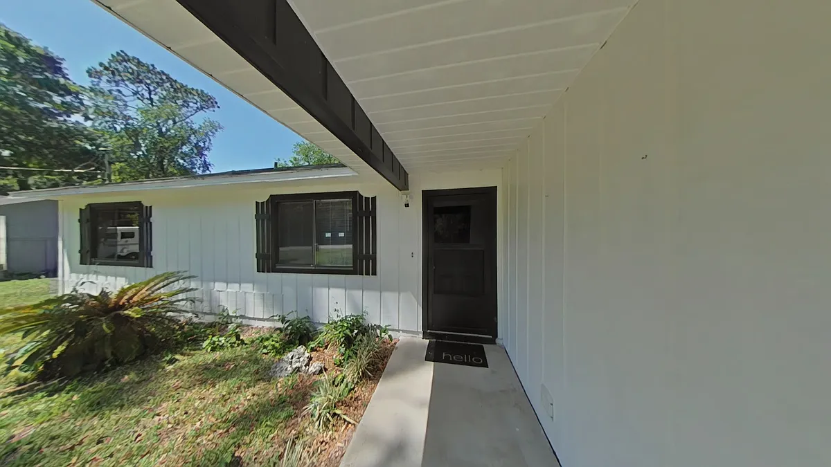 Building Photo - 6440 NW 66th Ct