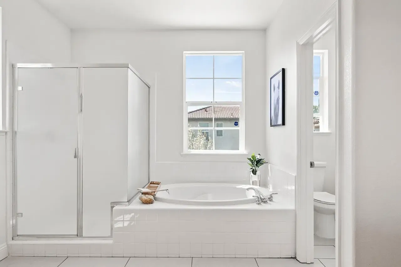 4 bed, $3,200 — Photo 4