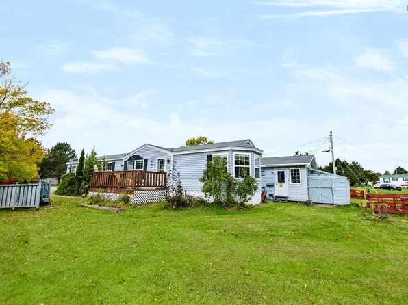 1 Rosewood Dr, Amherst, NS B4H 4N8
