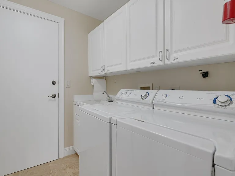 9013 Somerset Bay Ln #201 — Photo 46