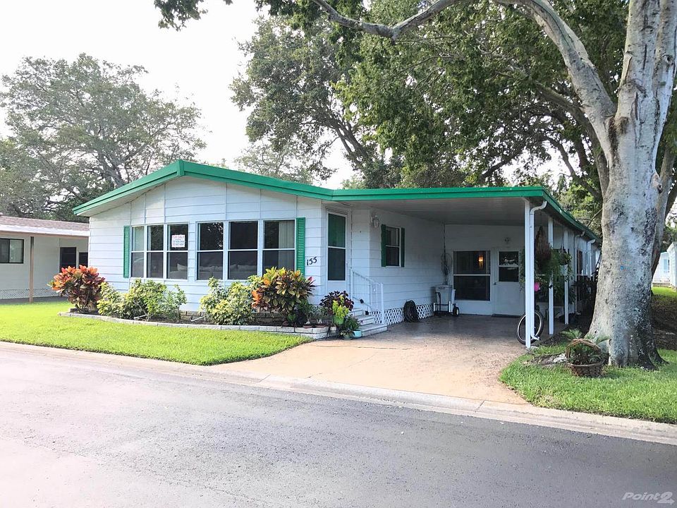 Pond-front home in Southwind!