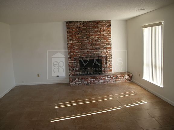 2nd image of 1830 E Laura Ave