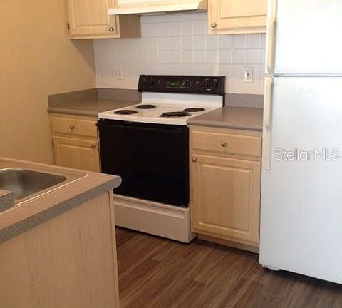 3rd image of 8820 Dunes Ct APT 10-104