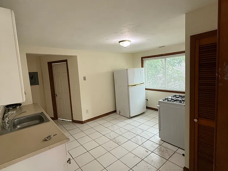 224 Hamilton St #2R — Photo 12