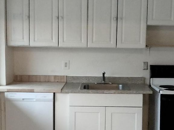 2nd image of 14541 Lakeshore Dr