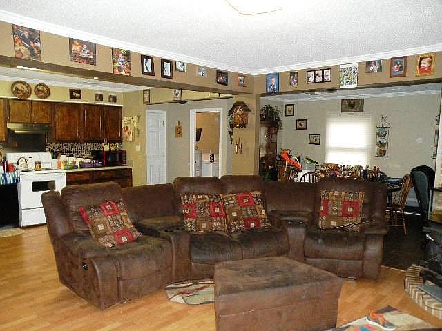 2nd image of 125 Stacey Ln
