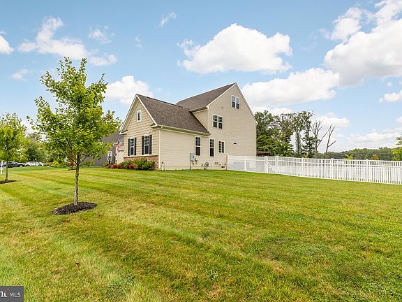 3rd image of 6737 John Mallard Dr