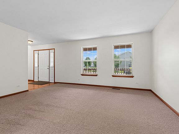 3rd image of 152 N Waterford Dr