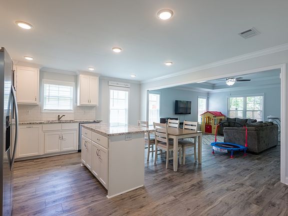 4th image of 3683 Deidra Miller Cir
