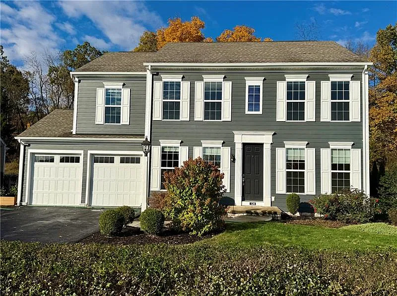 4 bed, 3.5 bath, 2436 sqft, $4,500 — Photo 1