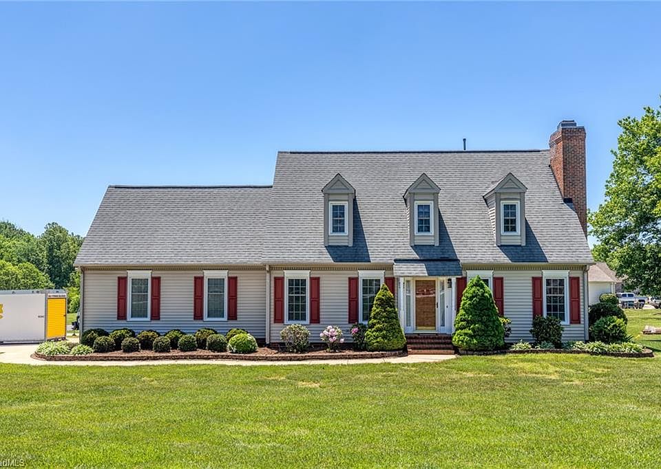 1st image of 7701 Middle Dr