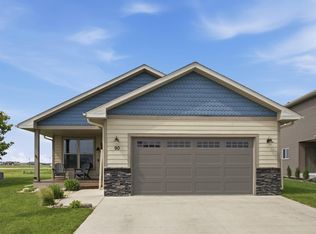 90 6th St E, Horace, ND 58047