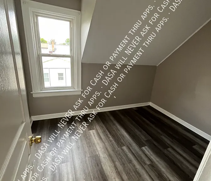28 Newfield St #UPPER — Photo 9