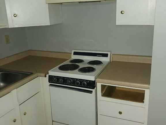 3rd image of 101 S 11th St #3