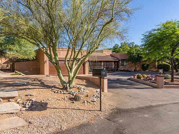 2nd image of 8701 N Shadow Mountain Dr