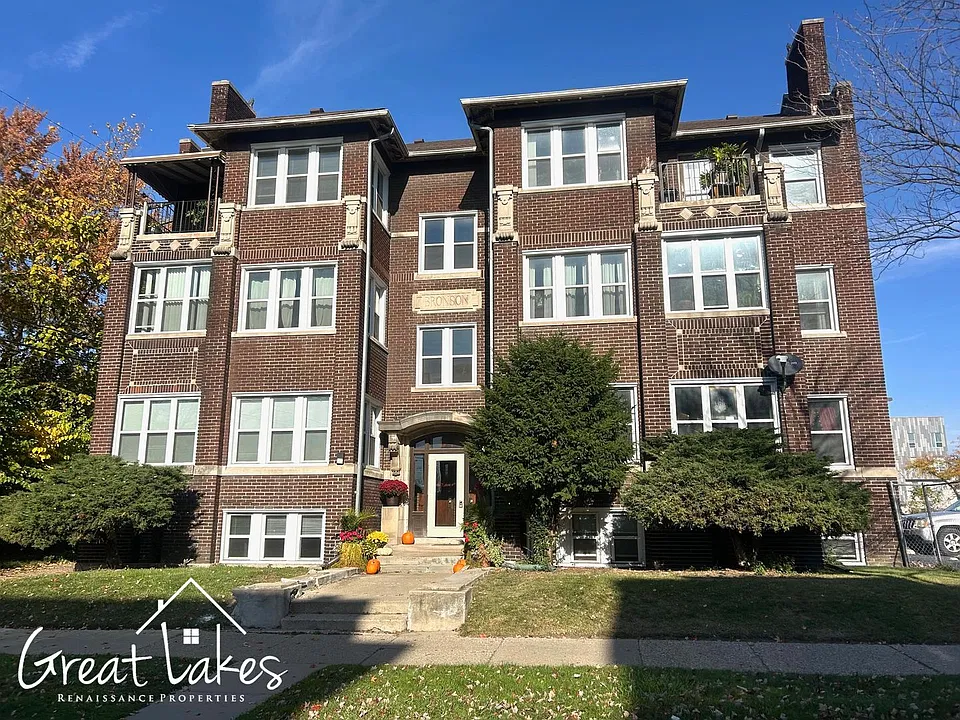 34 Hazelwood St