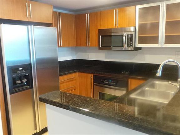 5th image of 610 Clematis St APT 306