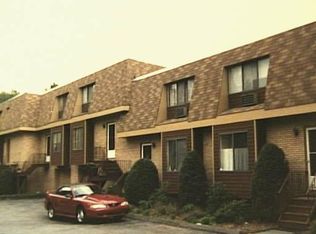 100 Mapletree Ave #4, Stamford, CT 06905