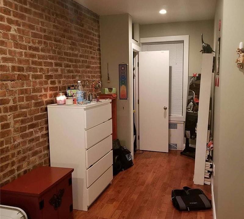 1st image of 524 E 11th St APT 4