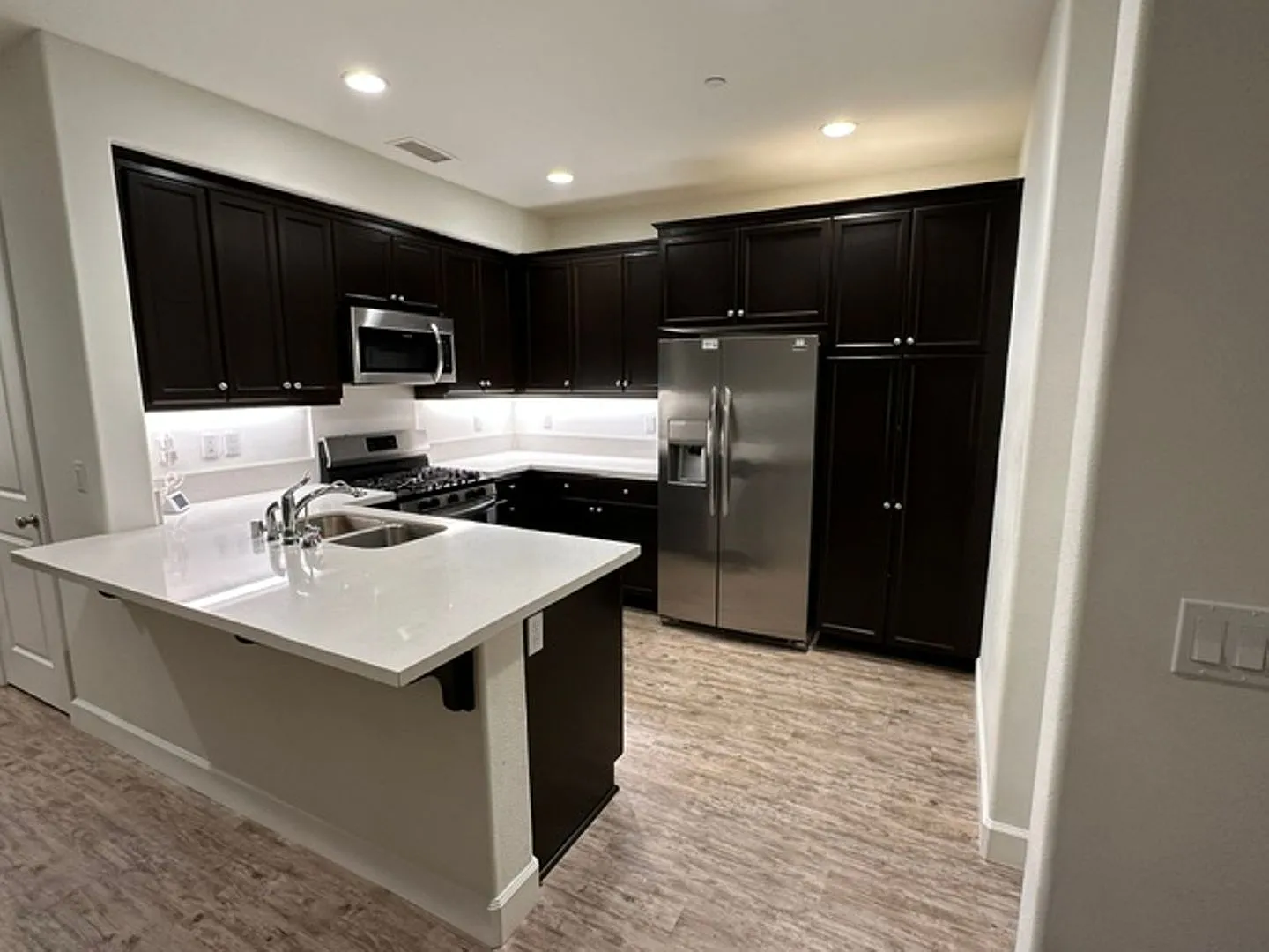 A Beautiful Buellton Townhome — Photo 1