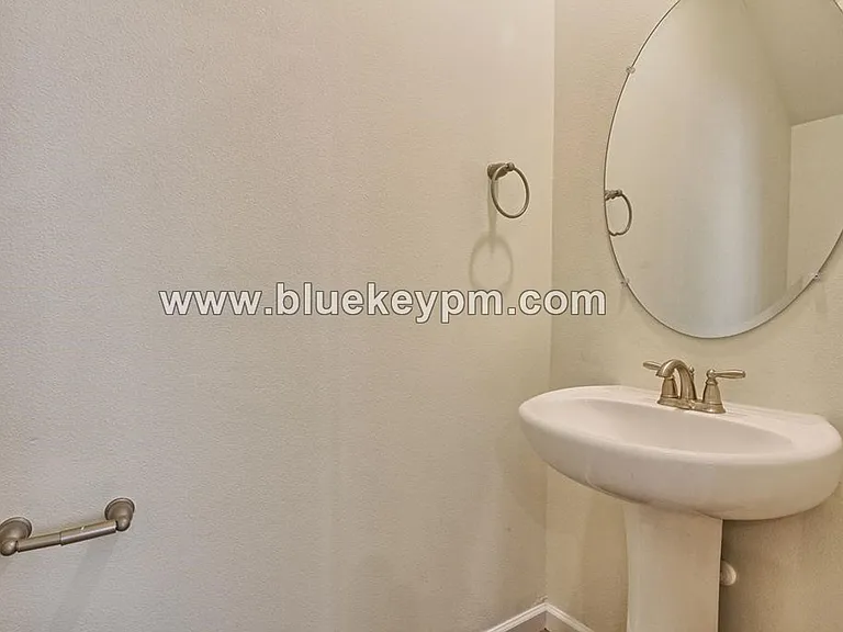 7104 NE 155th Pl — Photo 6