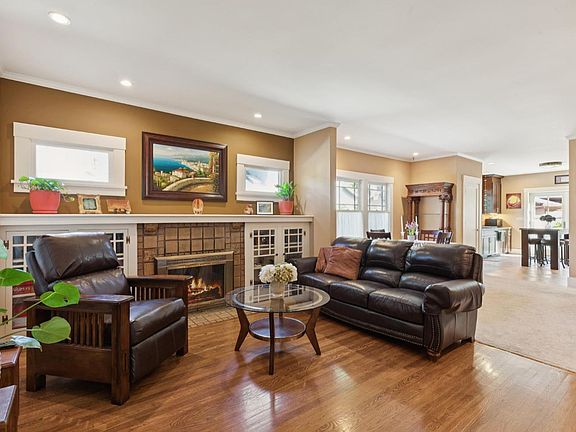 4th image of 1734 Vineyard Avenue