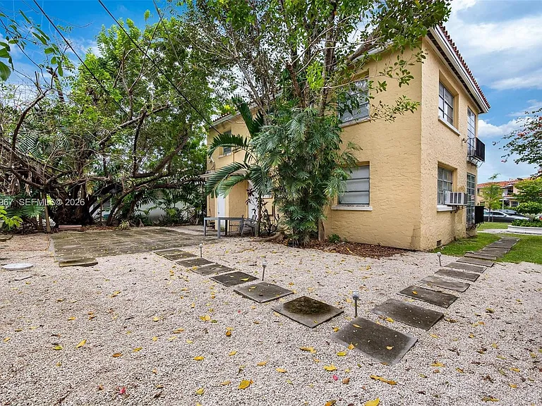 39 Sidonia Ave #2 — Photo 8