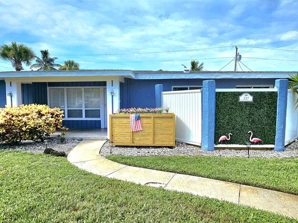 117 W Pasco Ln, Cocoa Beach, FL 32931