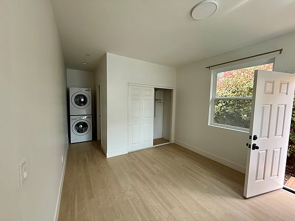3rd image of 20298 Williamsburg Ln #C