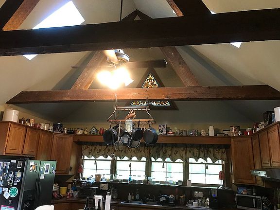 2nd image of 100 Lake Valley Dr