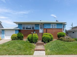 40 Truxton Rd, Island Park, NY 11558